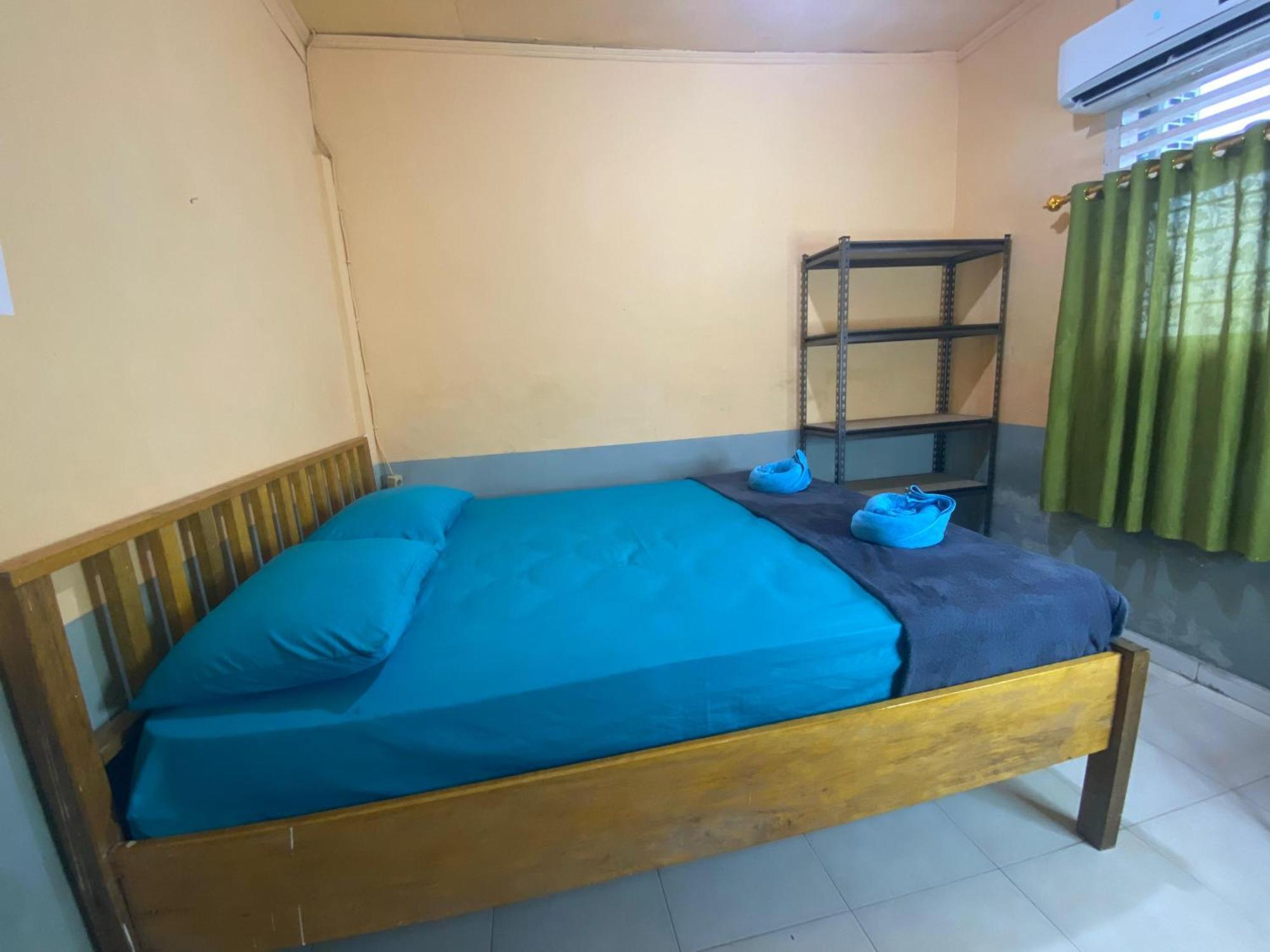גורונטלו Harry & Mimin Homestay מראה חיצוני תמונה